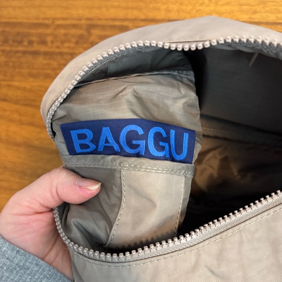 Baggu Medium Crescent Dove New! - Picture 8 of 12